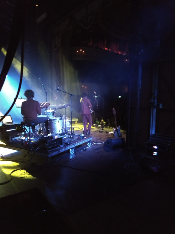 Kim Janssen in Leidsche Schouwburg met Peel Slowly and See
